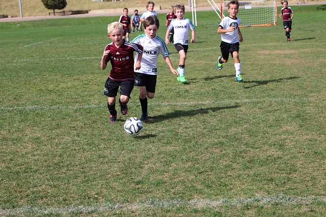 创造历史！苏翊鸣首夺单板滑雪坡面障碍技巧世界杯奖牌.